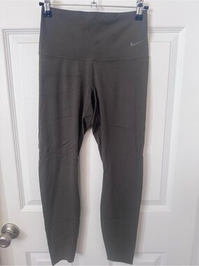 Nike women’s Olive green High-Waist Performance Leggings